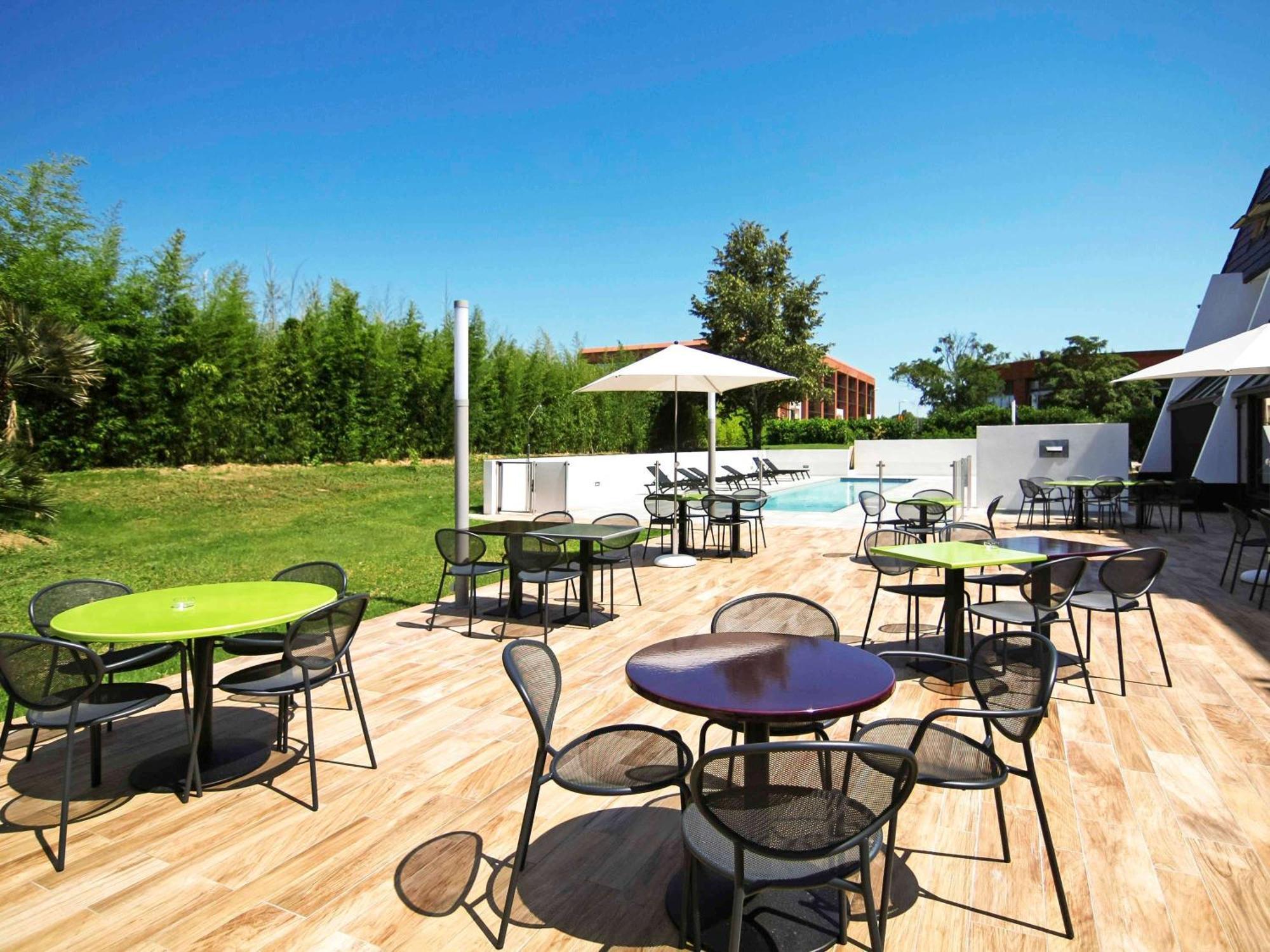Ibis Styles Toulouse Labege Hotel Bagian luar foto